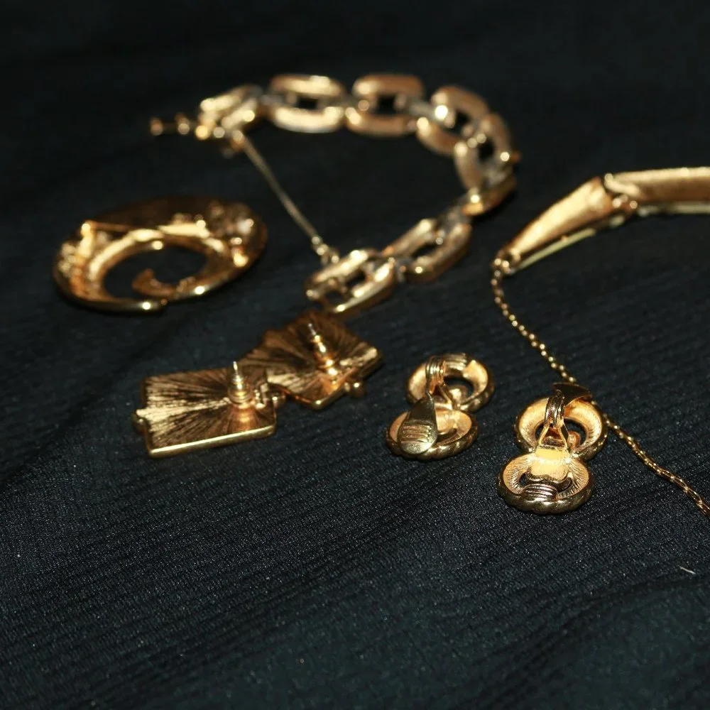 Monet jewelry set